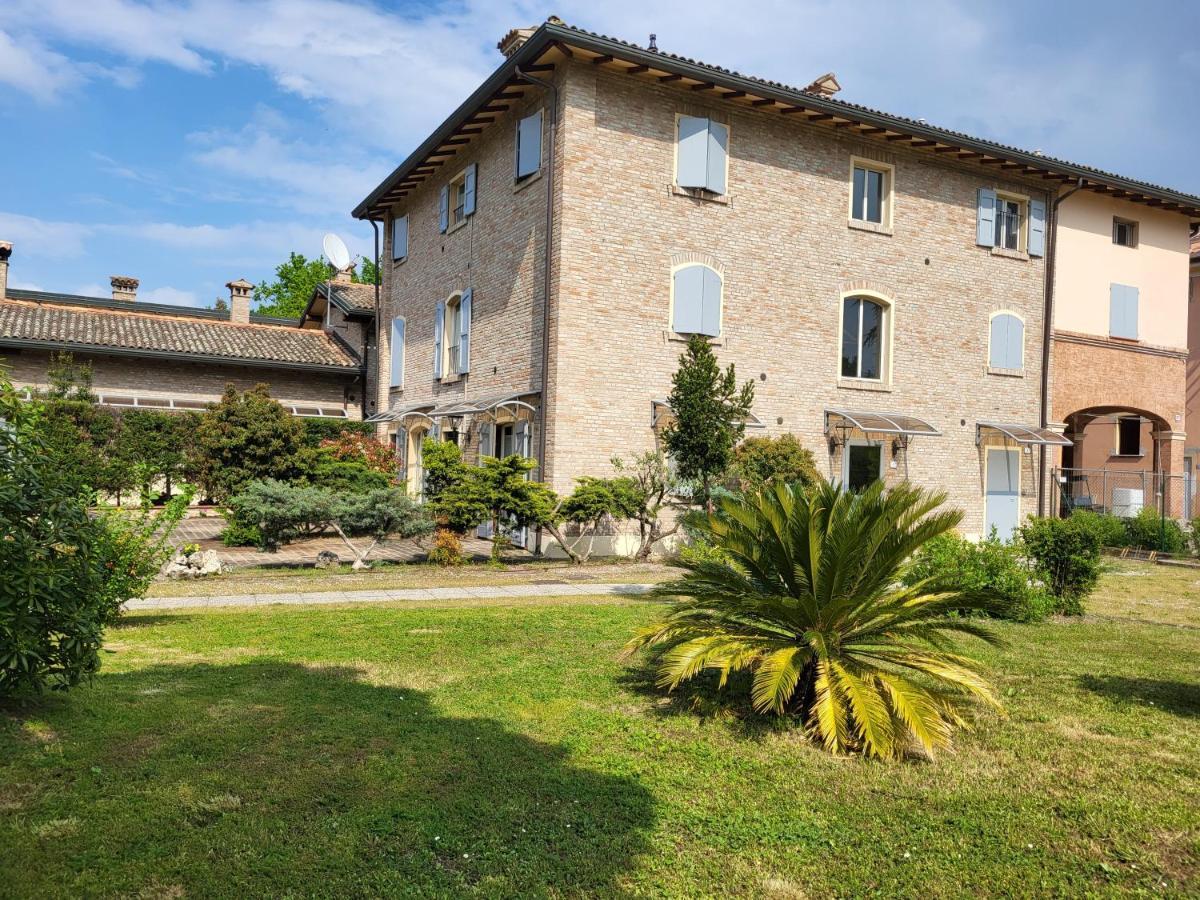 Residence Antico Borgo Modena Buitenkant foto