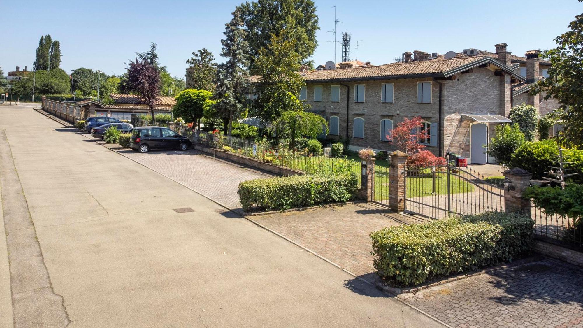 Residence Antico Borgo Modena Buitenkant foto