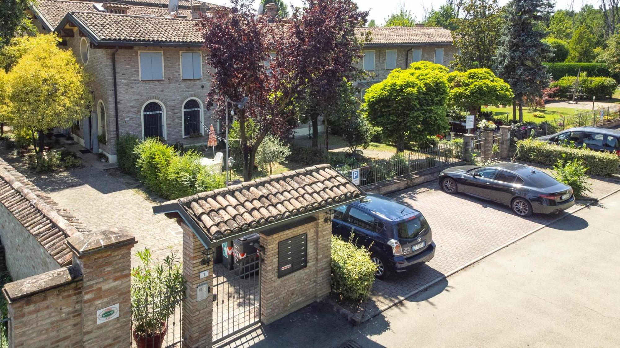 Residence Antico Borgo Modena Buitenkant foto